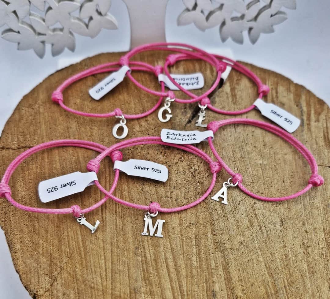 Bransoletka czy bransoletmka? Poznaj raz na zawsze poprawną pisownię