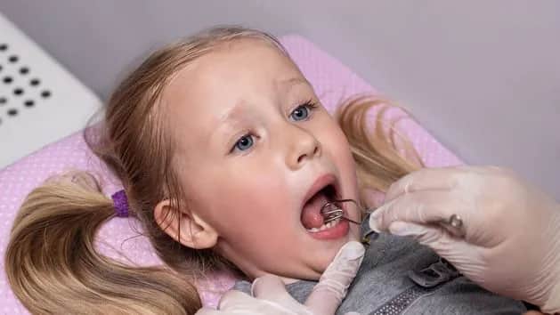 Afazja rozwojowa objawy: Czy Twoje dziecko ma problem z mową?